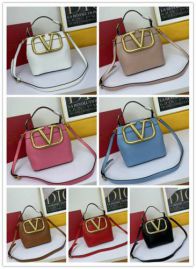 Picture of Valentino Lady Handbags _SKUfw103008334fw